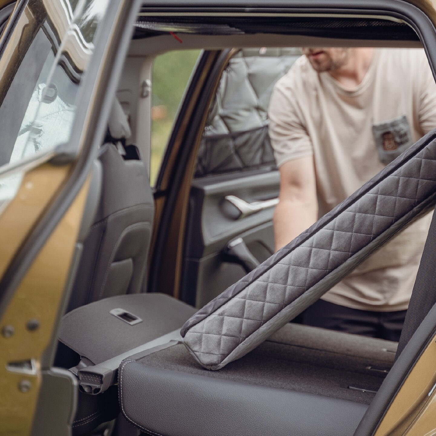 Jak prodloužit plochu na spaní v osobním autě